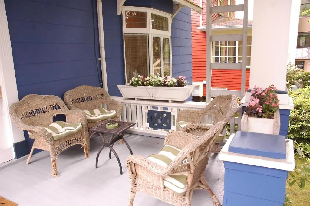 Cambie Lodge Vancouver Bed & Breakfast
