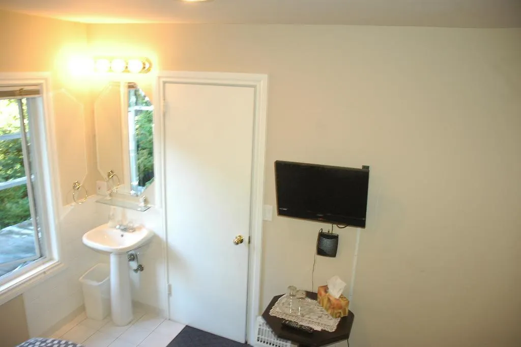 Cambie Lodge Vancouver Bed & Breakfast